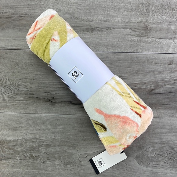 ☀️RIP CURL☀️BEAUTIFUL BEACH BOAT BLANKET TOWEL COVER UP - Picture 2 of 10